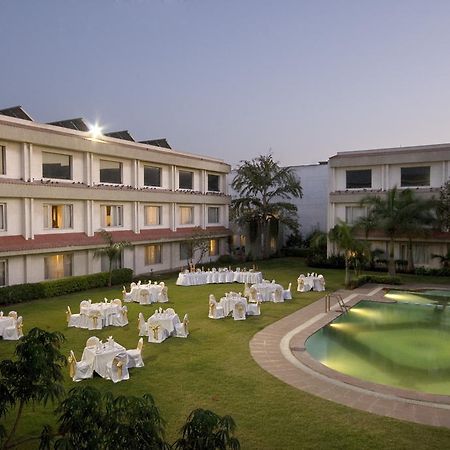 Hotel Express Residency-Jāmnagar Zewnętrze zdjęcie