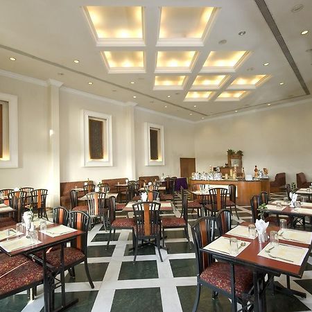 Hotel Express Residency-Jāmnagar Zewnętrze zdjęcie