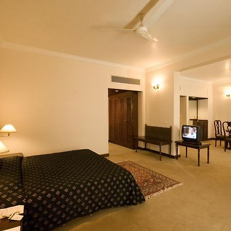 Hotel Express Residency-Jāmnagar Zewnętrze zdjęcie