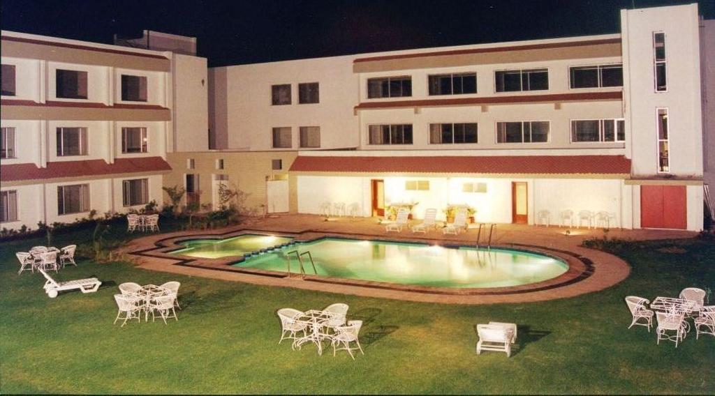 Hotel Express Residency-Jāmnagar Zewnętrze zdjęcie