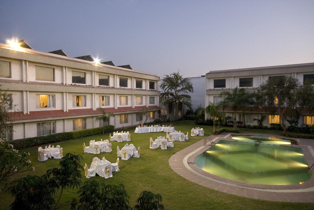 Hotel Express Residency-Jāmnagar Zewnętrze zdjęcie