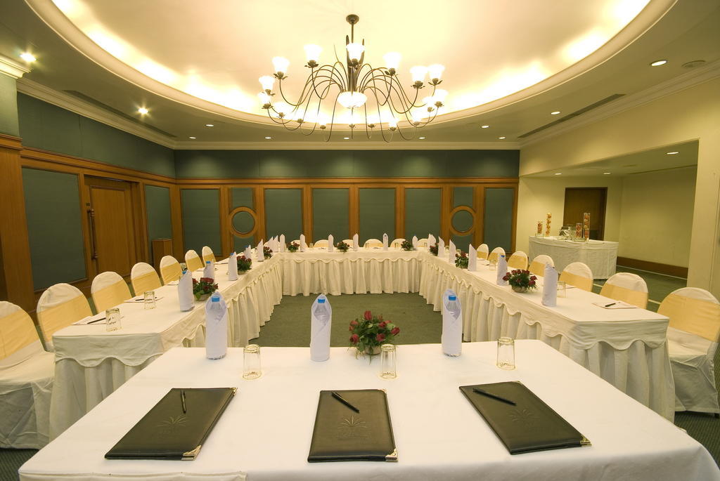 Hotel Express Residency-Jāmnagar Zewnętrze zdjęcie