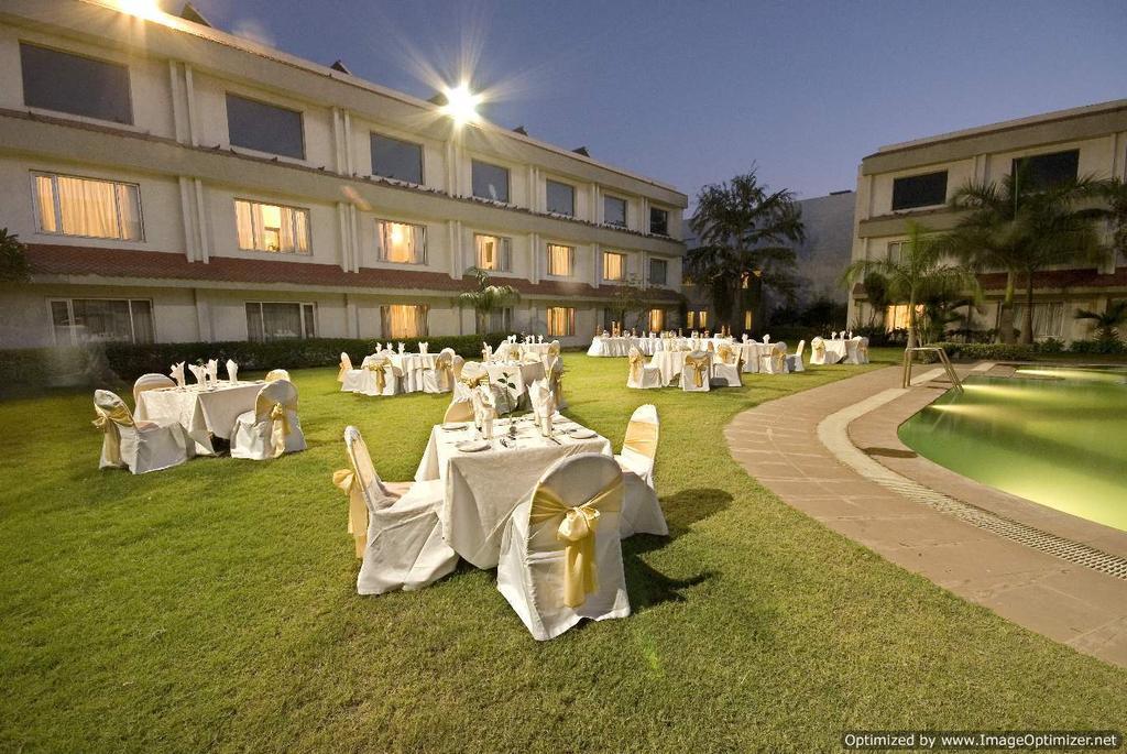 Hotel Express Residency-Jāmnagar Zewnętrze zdjęcie