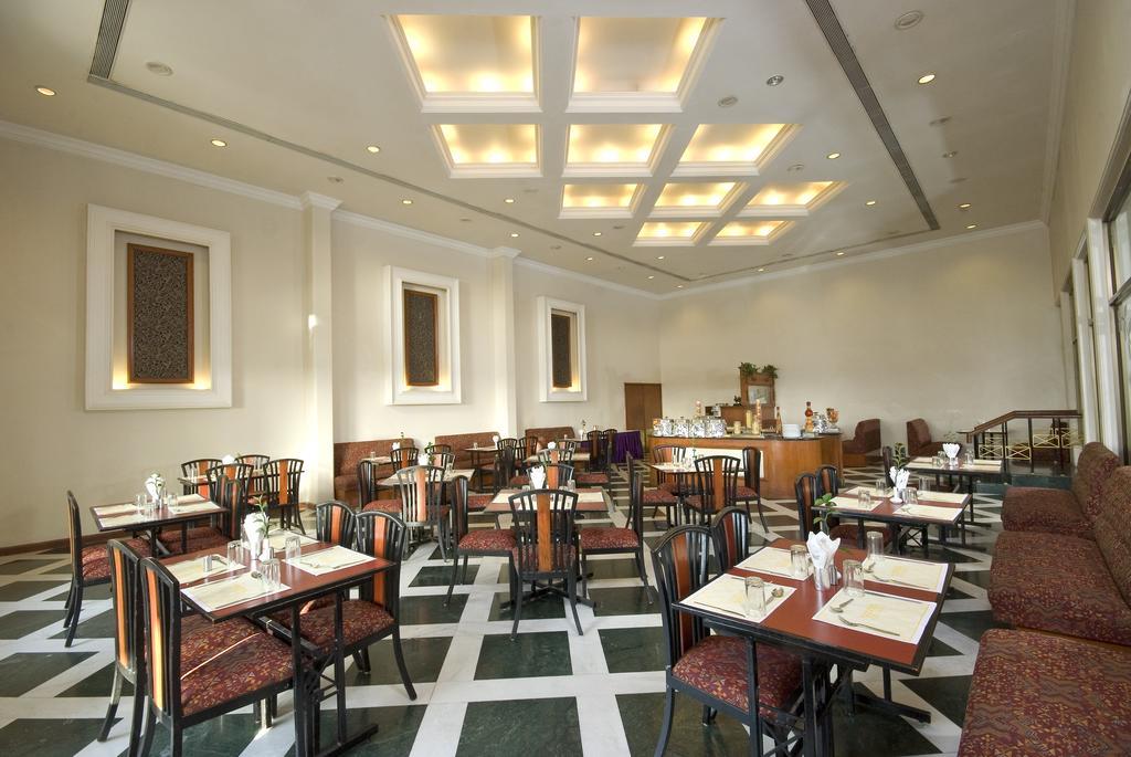 Hotel Express Residency-Jāmnagar Zewnętrze zdjęcie