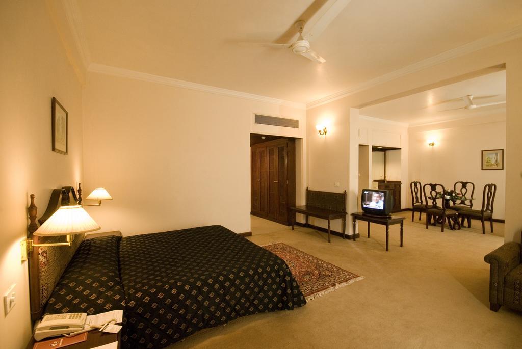 Hotel Express Residency-Jāmnagar Zewnętrze zdjęcie